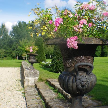 Chateau De Pommeuse Buitenkant foto